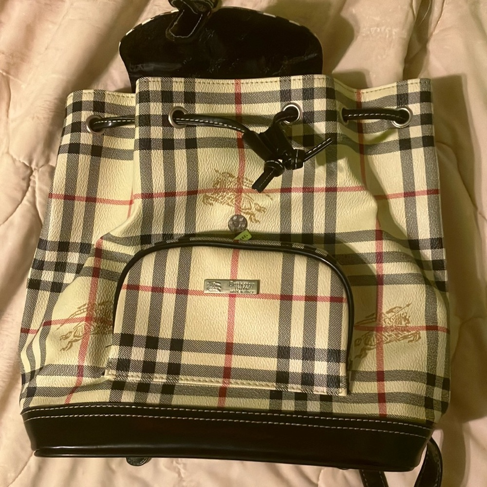 Burberry - Picture 1 of 4